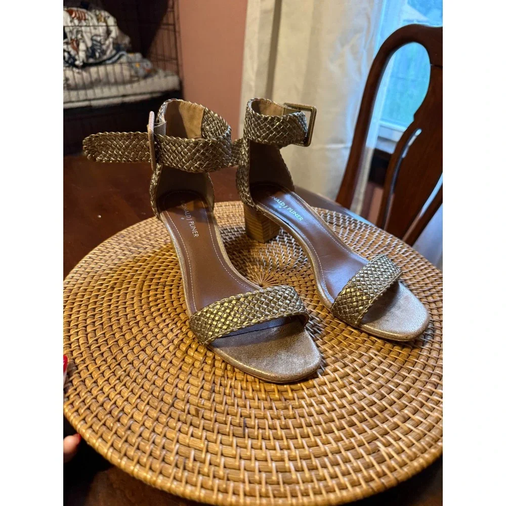 Donald J Pliner Gold Woven Ankle Strap Block Heel Sandals Womens 7M Italy